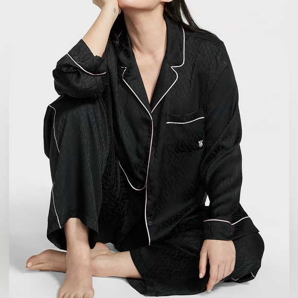 NEW VICTORIA'S SECRET Satin Long Pajama Set Satin Jacquard Black Logo Jacquard - Picture 1 of 4